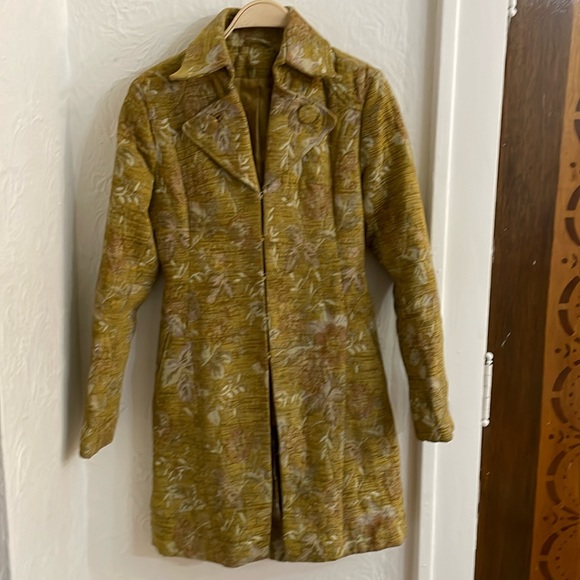 H&M Jackets & Blazers - H&M Women's Brocade Coat Size S in Floral Green/Yellow/Rust